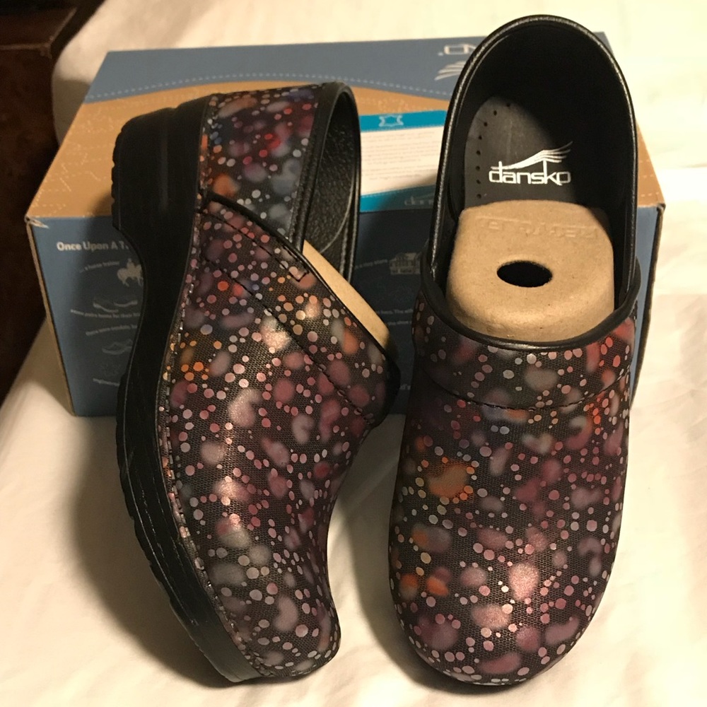 NIB DANSKO SHOES